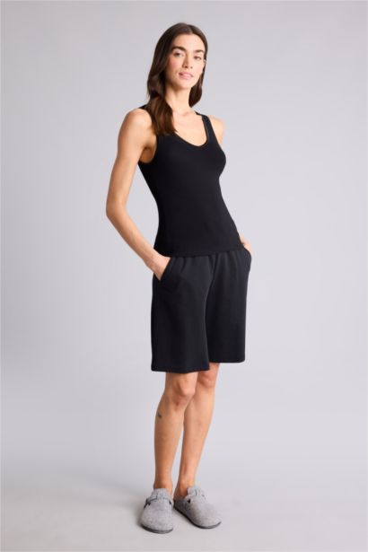 Майка с V-образным вырезом