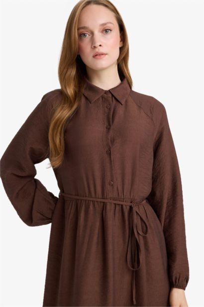 Robe à manches longues et col officier Coupe décontractée