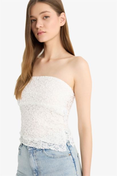 Slim Fit Lace Strapless Tank Top