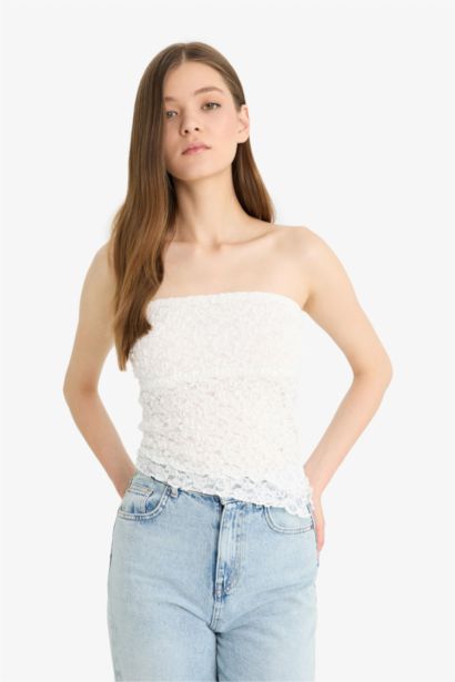 Slim Fit Lace Strapless Tank Top