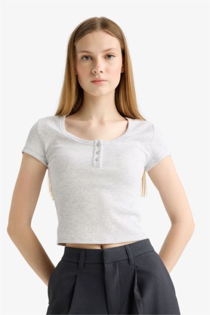 تيشيرت نص ردن مضلع سليم فيت