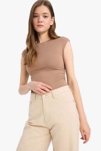 تيشيرت نص ردن مخصر سليم فيت