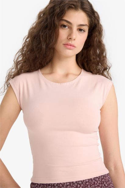 تيشيرت نص ردن مضلع مخصر بياخة مستديرة