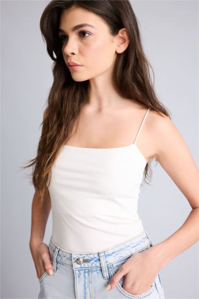 تانك توب سليم فيت بحمالات