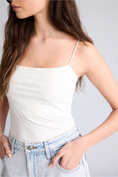 تانك توب سليم فيت بحمالات