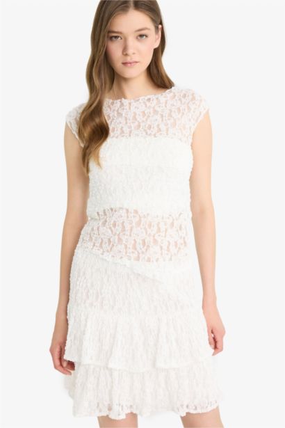 Fitted Yuvarlak Yaka Dantel Kısa Kollu Bluz