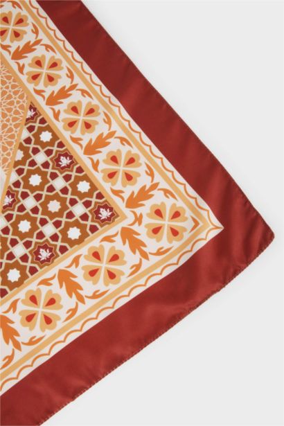 Kadın Kapadokya Temalı Fular