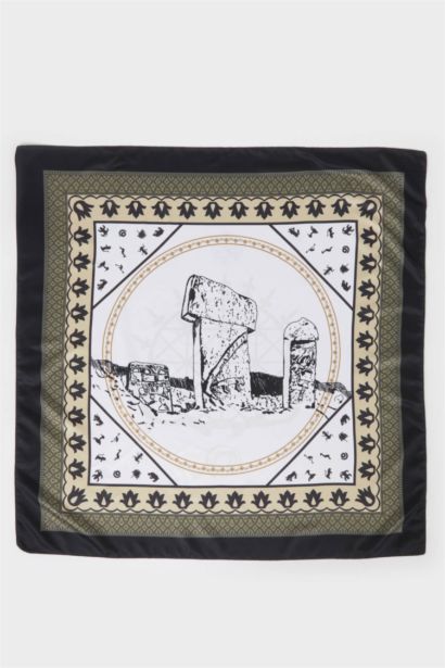 Woman Foulard