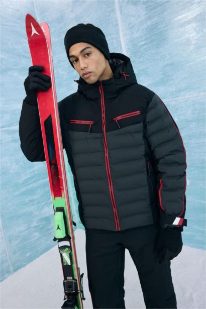 Su İtici Regular Fit Kapüşonlu Fermuarlı Rüzgar Geçirmez Kayak Montu