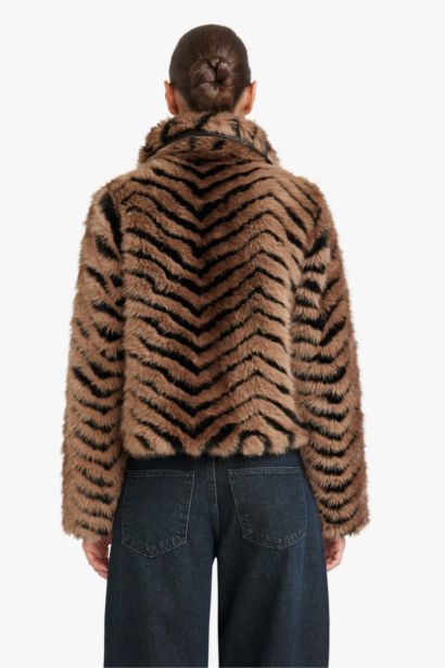 Regular Fit Fermuarlı Kısa Suni Kürk