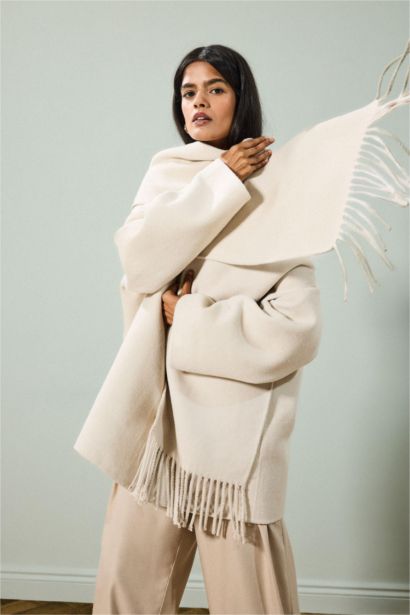 Yün Karışımlı Çıkarılabilir Atkılı Relax Fit Düğmeli Kaşe Kaban