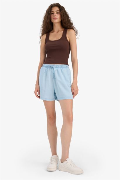 فانيلة مضلع قصة عادية بياقة مربعة من قطعتين