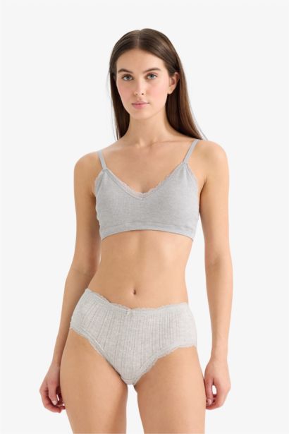 كلوت قصير بزخارف دانتيل