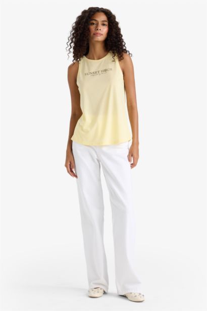 كيمونه قصة مريحة بياقة مستديرة بطبعة شعار