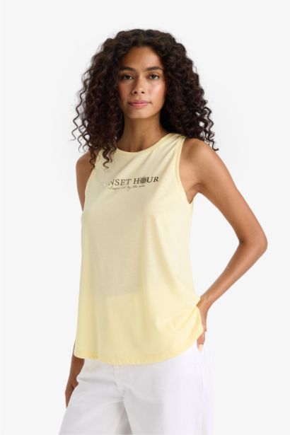 كيمونه قصة مريحة بياقة مستديرة بطبعة شعار