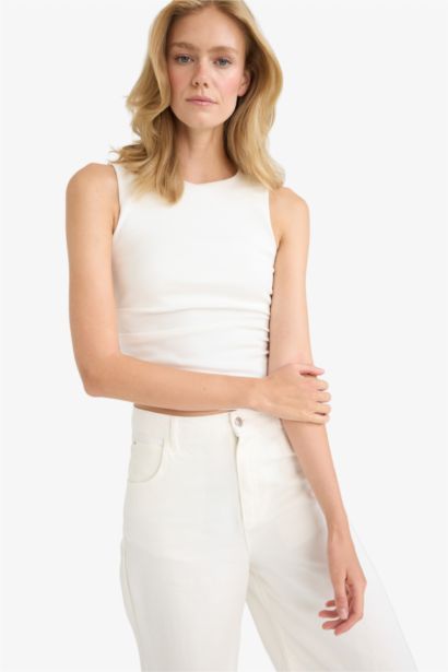 تانك توب مضلع سليم فيت برقبة مستديرة