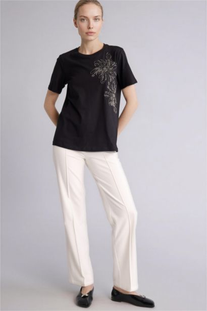 تيشيرت نص ردن مطرز قصة عادية وياخة مستديرة