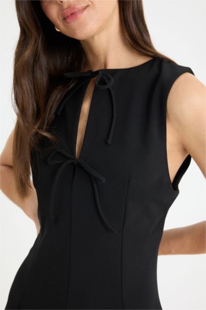 Bisiklet Yaka Pİleli Krep Kolsuz Mini Yazlık Elbise