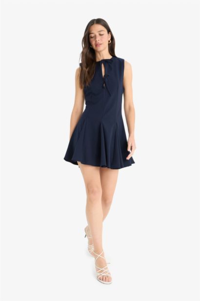 Bisiklet Yaka Pİleli Krep Kolsuz Mini Yazlık Elbise