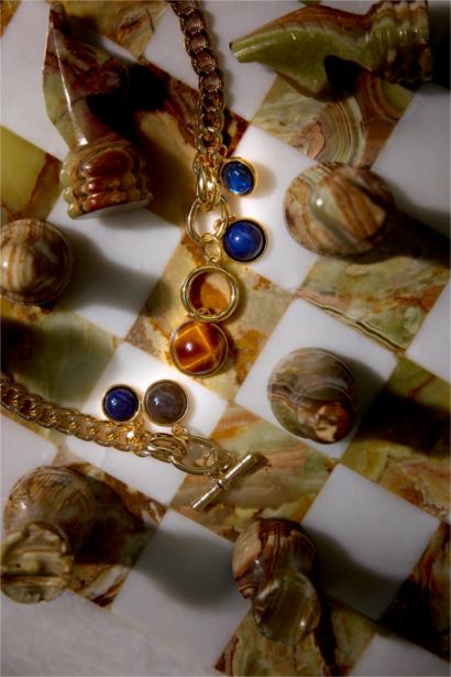 Collier doré avec charms pour femme