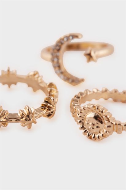Woman 6 Piece Golden Rings With Stones