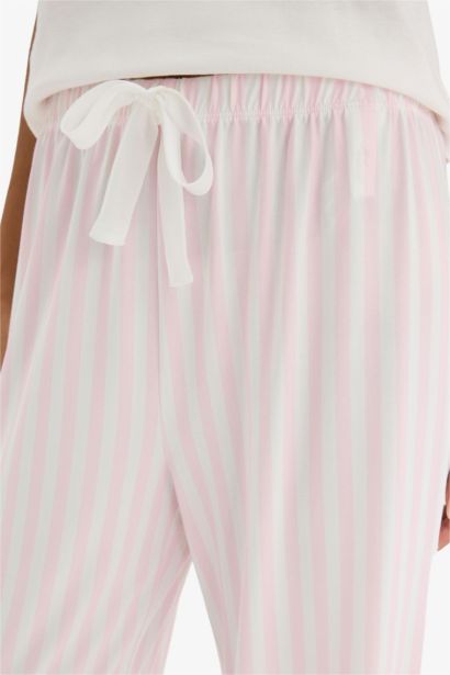 بنطلون بجامة مخطط قصة عادية