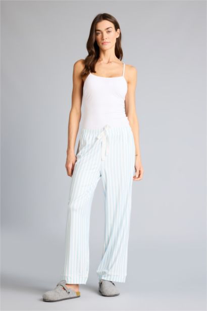 بنطلون بيجاما مخطط قصة عادية