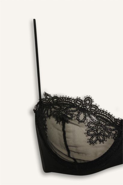 Soutien-gorge balconnet en tulle et dentelle non rembourré avec armatures de Fall in Love