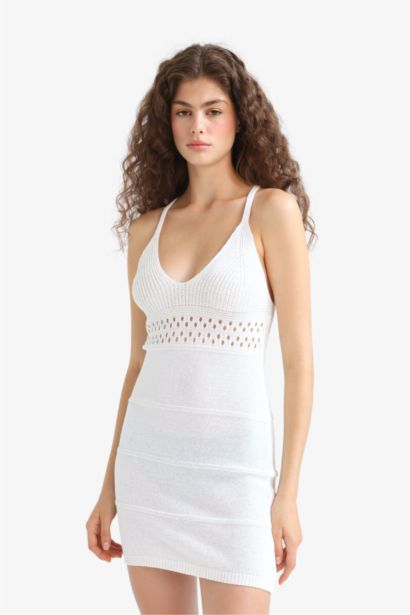 فستان كت سليم فيت بياخة V