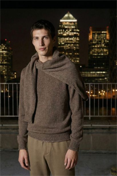 بلوفر تريكو قصة عادية برقبة مستديرة