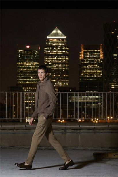 بلوفر تريكو قصة عادية برقبة مستديرة