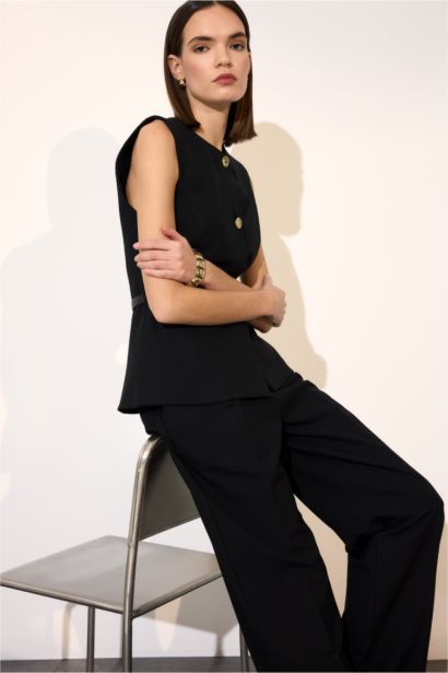 Slim Fit Crew Neck Vest