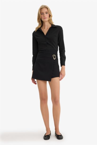 شورت كابري بخصر عالي برجل عادي