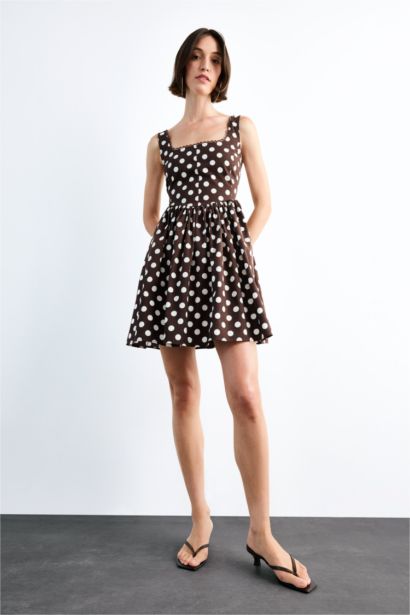 فستان ميدي منقط بوبلين بياخة مربعة