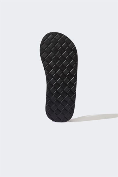 Kadın Düz Taban Parmak Arası Terlik