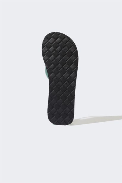 Kadın Düz Taban Parmak Arası Terlik