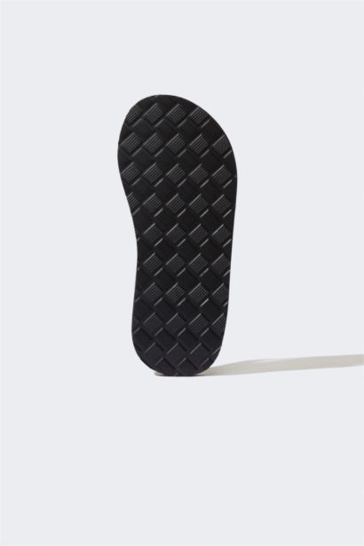 Kadın Düz Taban Parmak Arası Terlik