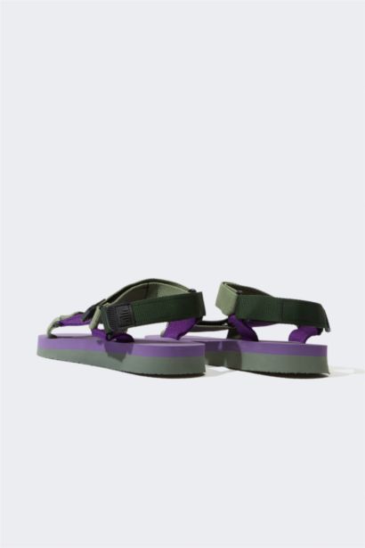 صندل نسائي بكعب مسطح