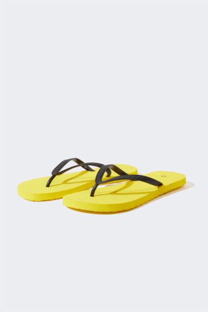 Kadın Düz Taban Parmak Arası Terlik