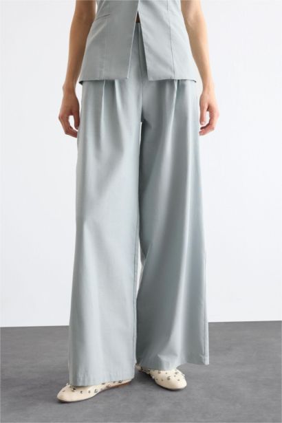 Wide Leg Darted Trousers