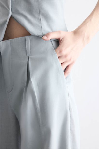 Wide Leg Darted Trousers