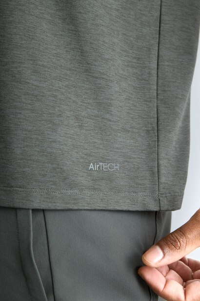 Standard Fit Crew Neck Short Sleeve T-Shirt
