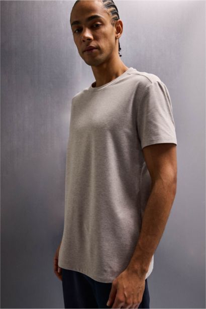 Standard Fit Crew Neck Short Sleeve Sports T-Shirt