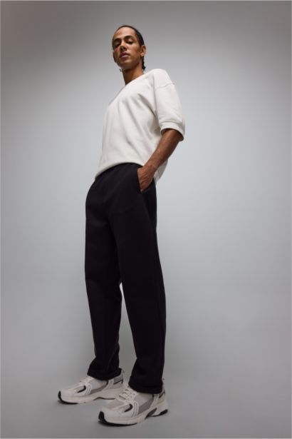 Standard Fit Jogger Sweatpants