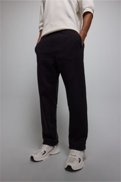 Standard Fit Jogger Sweatpants