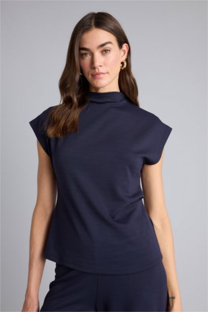 بلوزة كت بيكيه سليم فيت هاينك