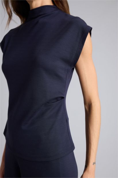 بلوزة كت بيكيه سليم فيت هاينك