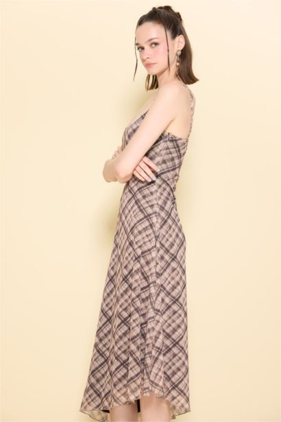 فستان نص كم ميدي كاروهات ميش برقبة V