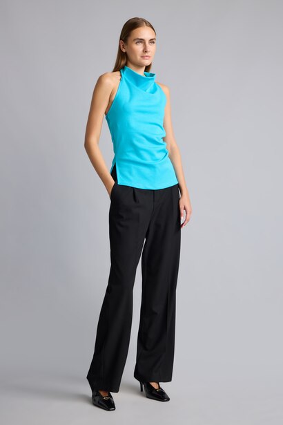 Slim Fit Halter Collar Sleeveless Tank Top