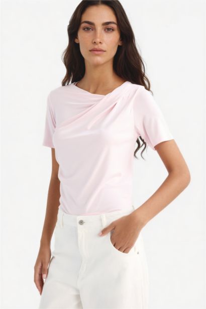 تيشيرت نص ردن سليم فيت بياخة واسعة